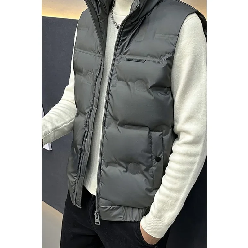 Giacca imbottita leggera 2024 nuova maglia da uomo piumino di lusso gilet imbottito leggero riscaldamento cappotto corto spesso sotto la giacca