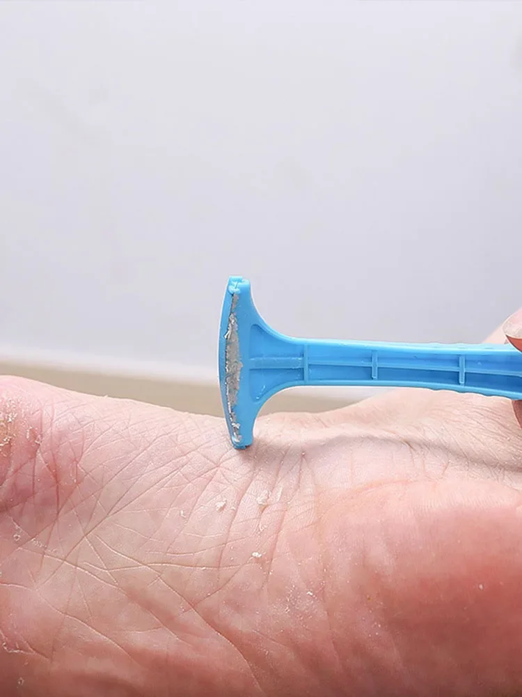 Strumento premium per la cura dei piedi per rimuovere la pelle secca e i calli sui piedi, tagliare la pelle dei piedi, rasoio per rimuovere le cuticole