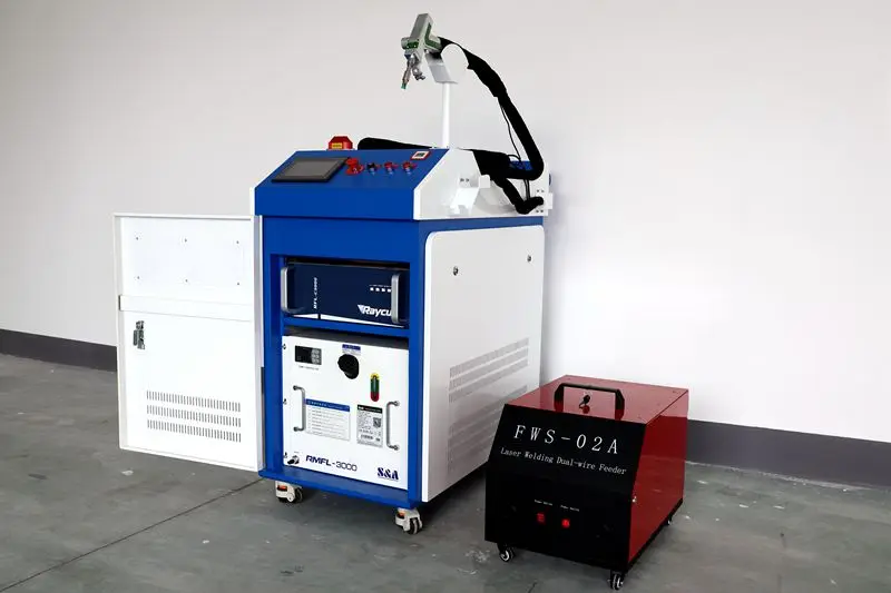 

Portable 1500W 2000W 3000W Handheld Laser Welding Machine Razortek CNC 5 In 1 Fiber Laser Welding Machine