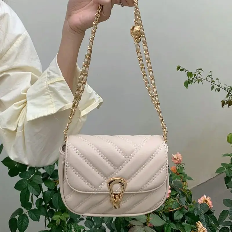 

beige chain bag for women 2024 new style texture and temperament, niche design, shoulder bag, crossbody small square bag