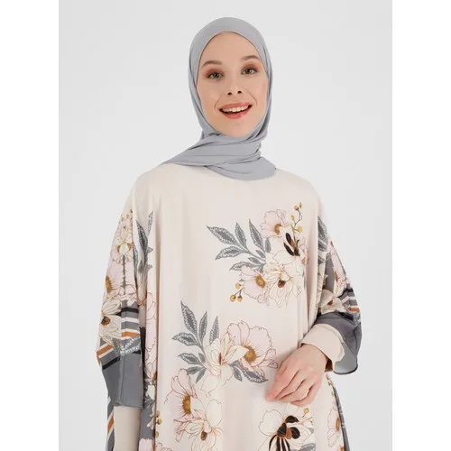 Refka Corak Bunga Ferace-beige Powder-Refka Wanita