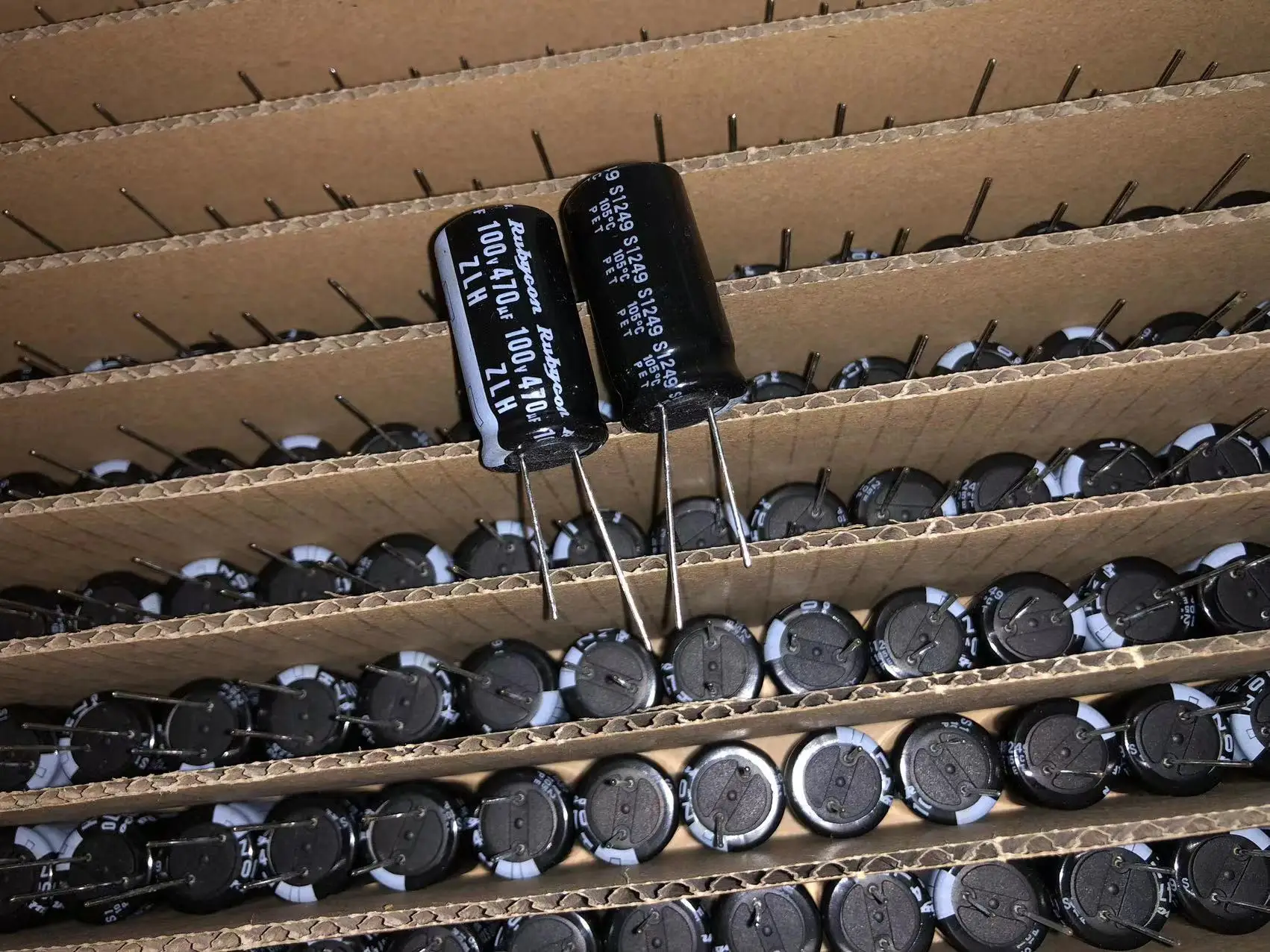 2024  100v470uf ZLH 16X31.5 Brand New Rubycon 100ZLH470M 470uf 100V 100V470 uF Aluminum Electrolytic Capacitor