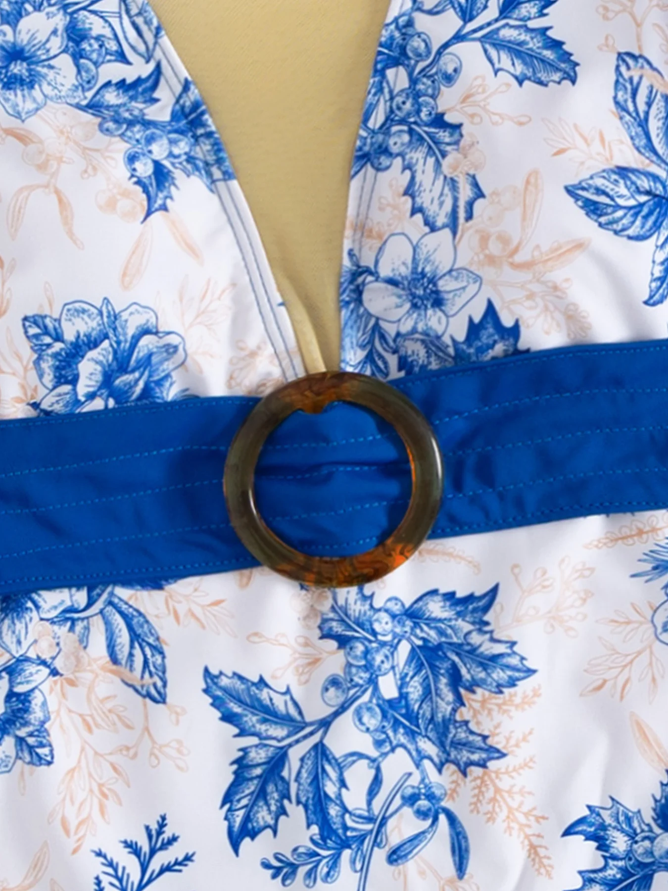 2025 Colorful Ocean Print One-Piece Swimsuit Vibrant Sea Life Pattern Perfect for Summer Beachwear and Pool Parties