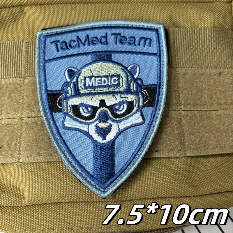 TacMed 팀 사기 전술 패치, 메딕 자수 후크 및 루프 패치, 밀리터리 밈 배지, 전투 암밴드 배낭 스티커