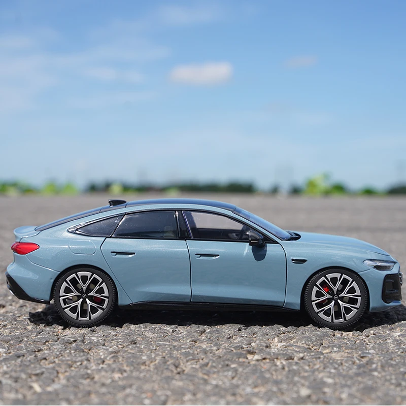 

1:18 оригинальный SAIC Audi A5L Audi A5L из сплава, имитация модели автомобиля, коллекция орнаментов, версия освещения