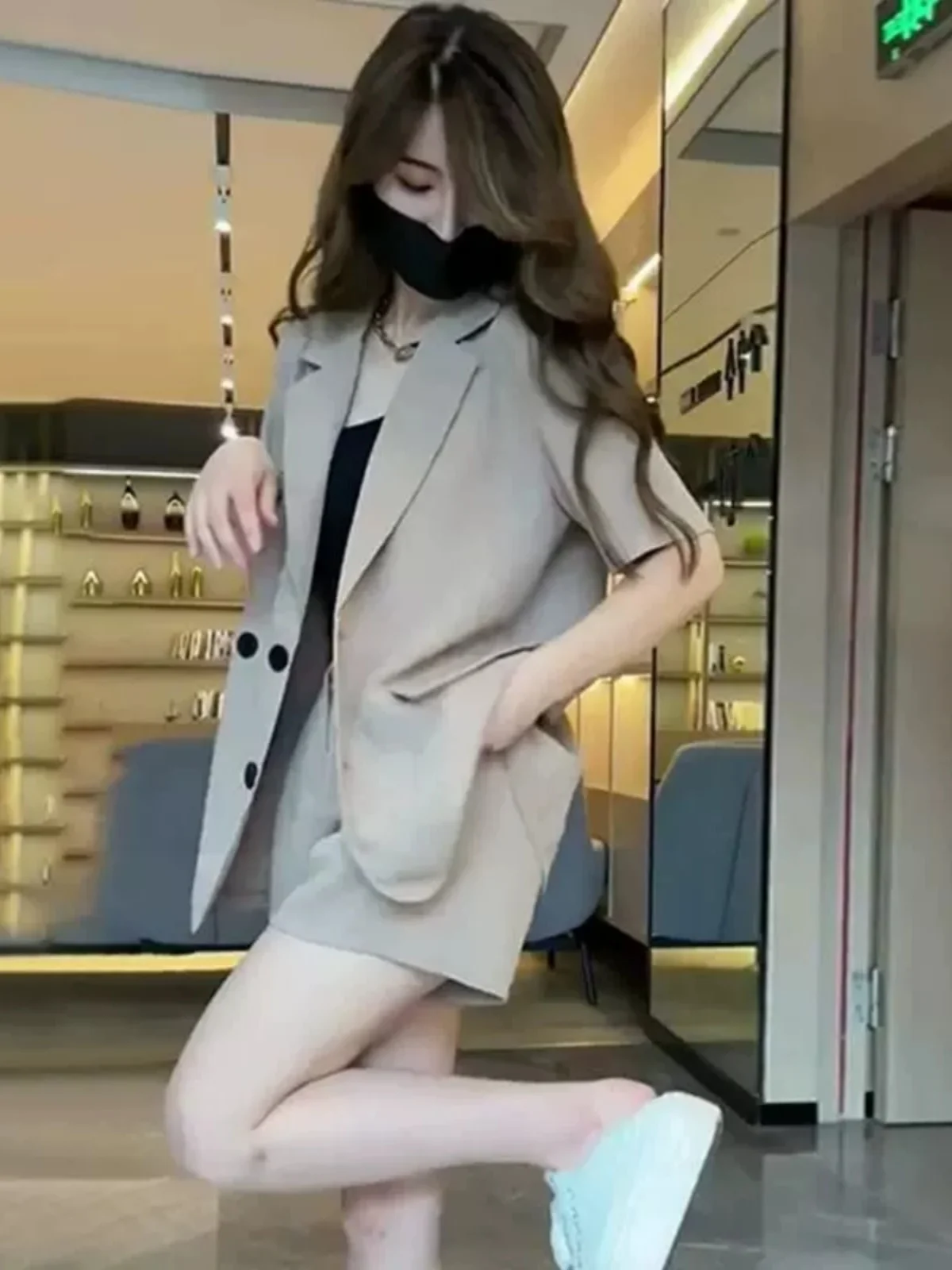 

Casual Stylish Short Sleeve Suit Set Women's Summer New Small Size Elegant Streetwear Shorts Two Piece Set Fashionable Ensemble