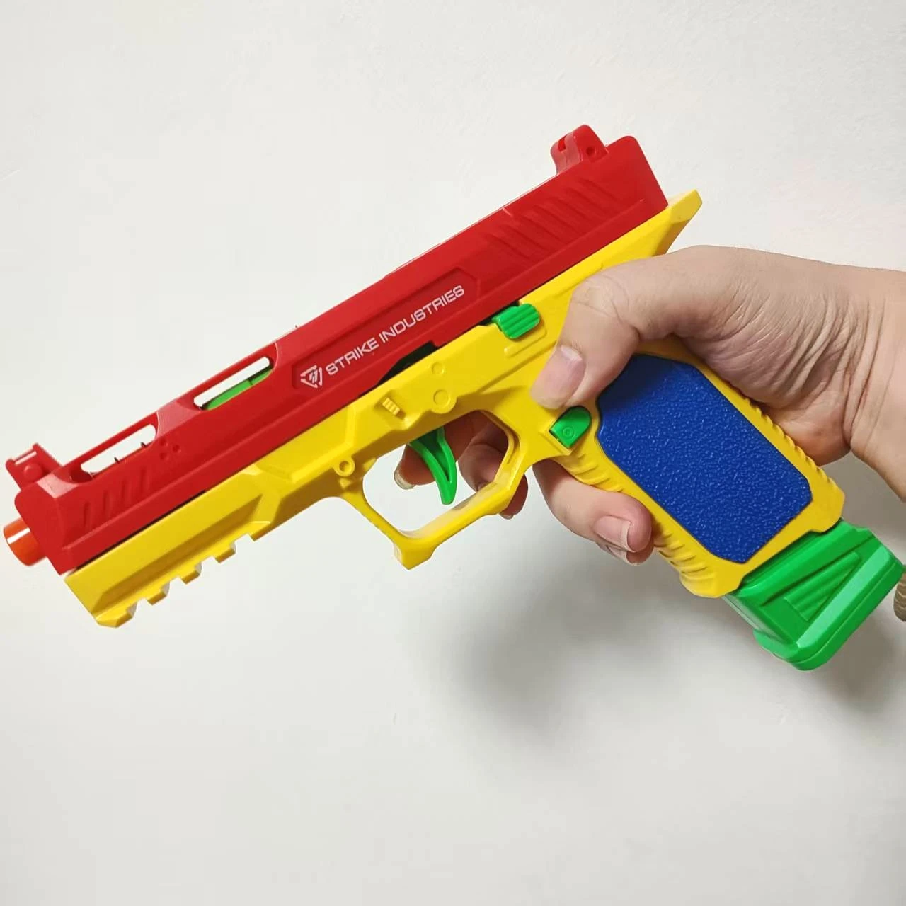 قذيفة رمي مسدس إطلاق مستمر ضربة رصاصة ناعمة بندقية فارغة سلاح معلق لعبة أطفال الأولاد هدية