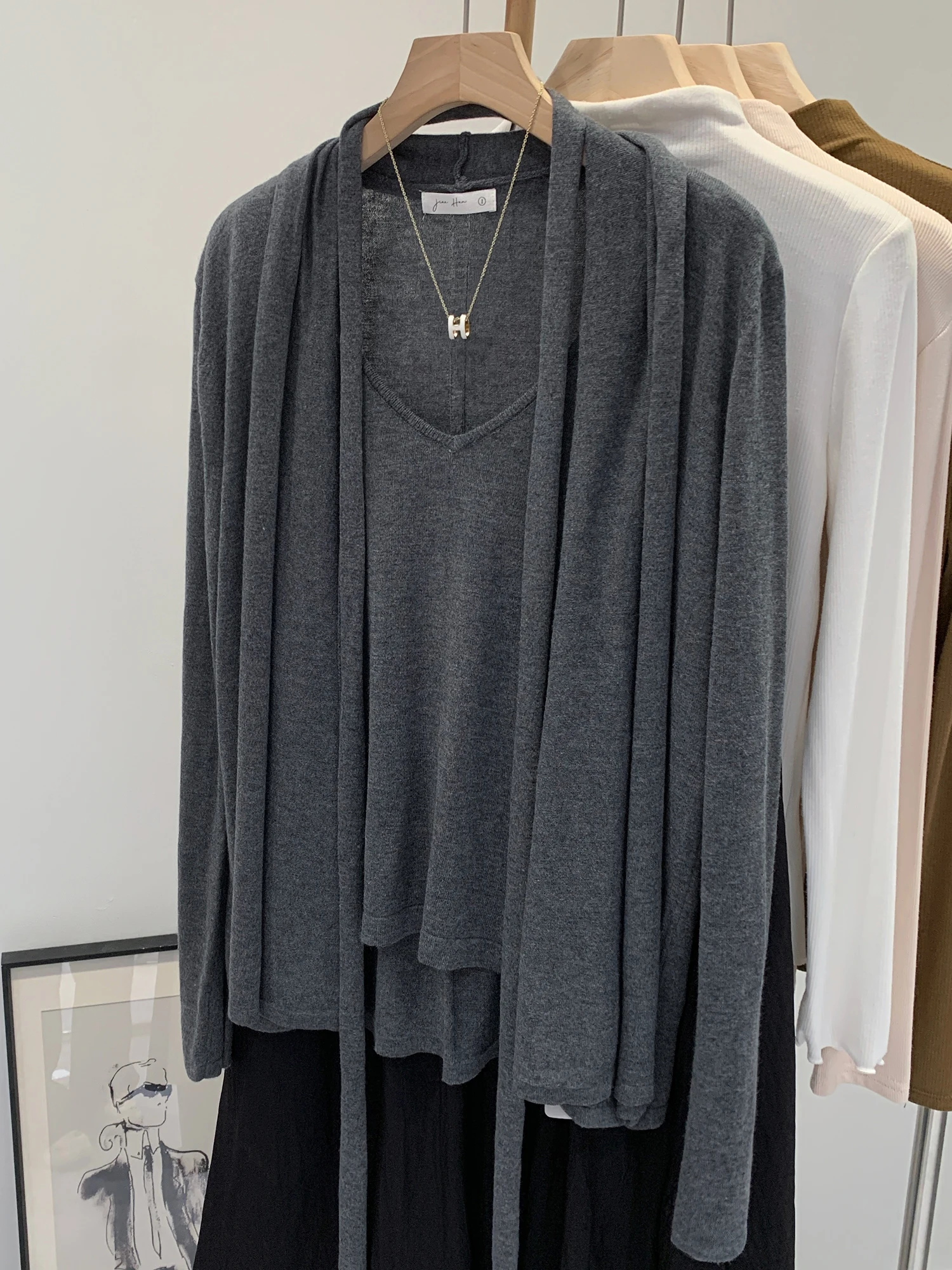 Korean Style Grey Knitted Crop Top And Cardigan Two-Piece Set Women's Fashion Outerwear Loose Fit V-Neck Long Sleeve Sweater