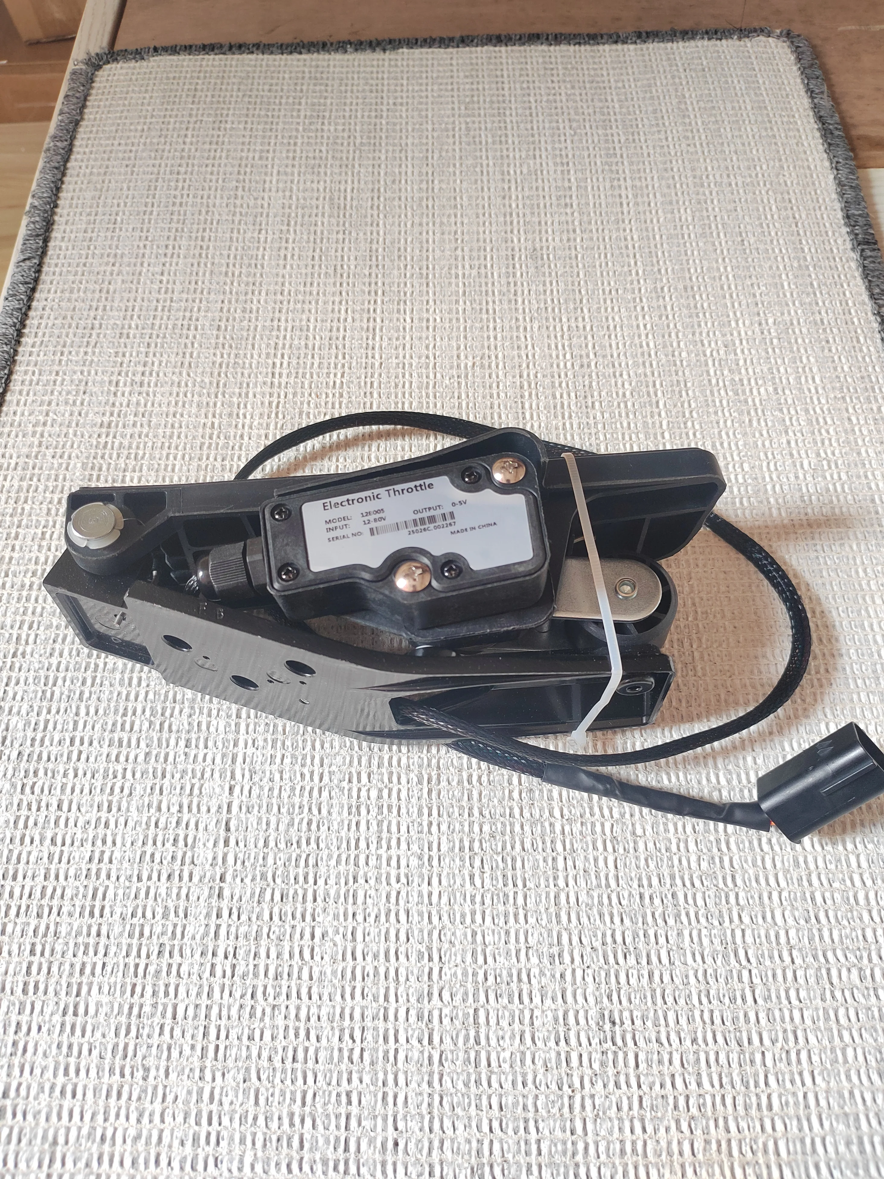 Replacing COMESYS F3 122 131 FZ3-122-131 0-5V Electronic Throttle Controller Accelerator Foot Pedal Commander Sprint Booster