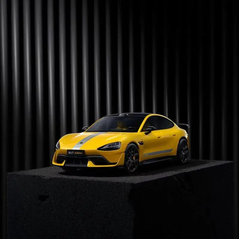 Die-cast 1:18 Scale Xiaomi SU7 Ultra Simulation Alloy Static Car
