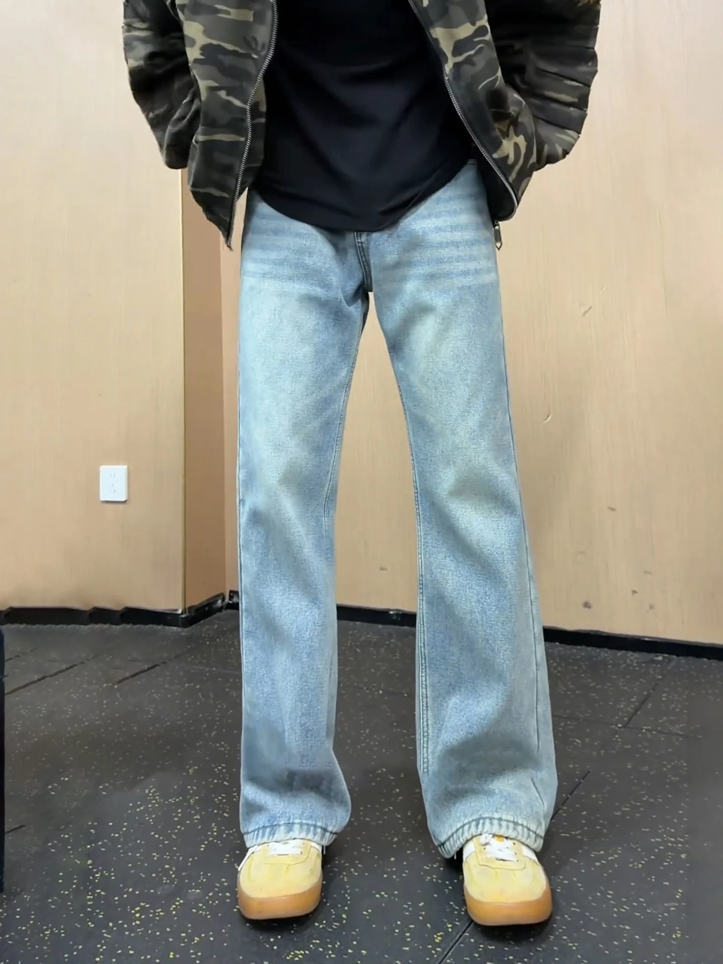 

Retro Blue Men's Fleece Lined Denim Jeans High Waist Knife Flared Pants American Vibe Winter Straight Loose Fit Jeans