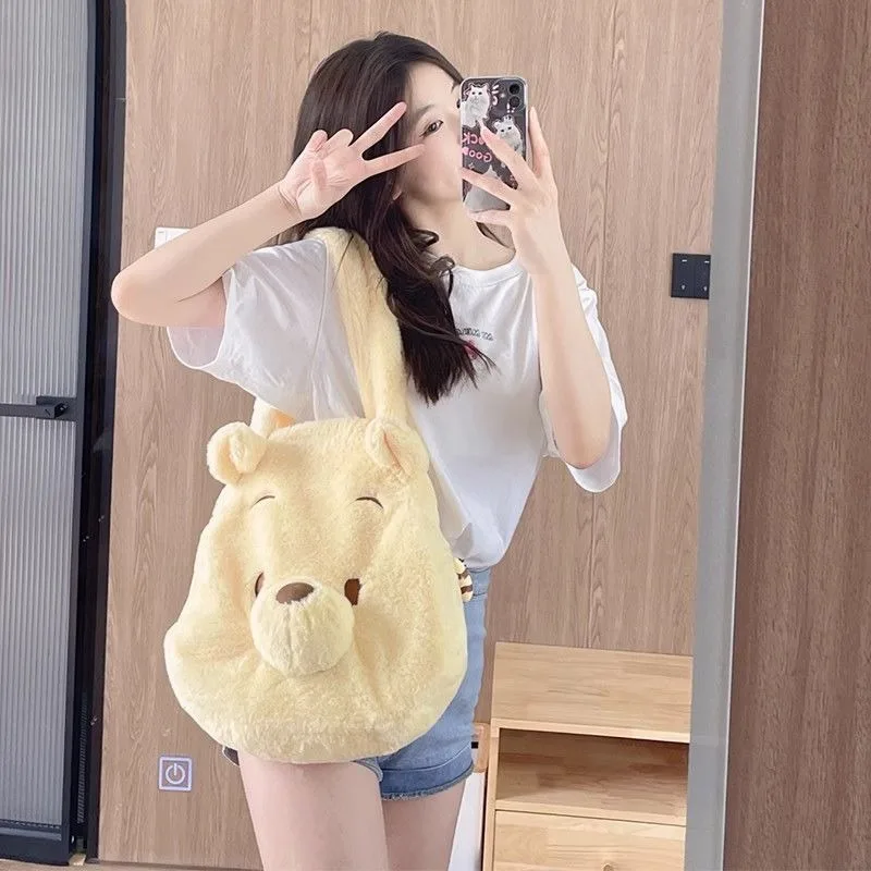 ディズニーアニメーション くまのプーさん インス スイート 高校生 カレッジスタイル 大容量 かわいい ワンショルダー 斜めがけストラドルバッグ