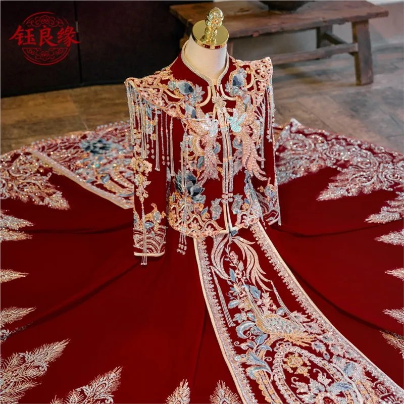 

New Chinese-style wedding dress luxurious and gown
