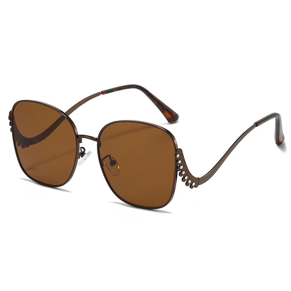 

New Retro Women Oversized Square Sunglasses Gold Bend Metal Frame Designer Petal Diamond Luxury Brand Eyewear UV400 Shades