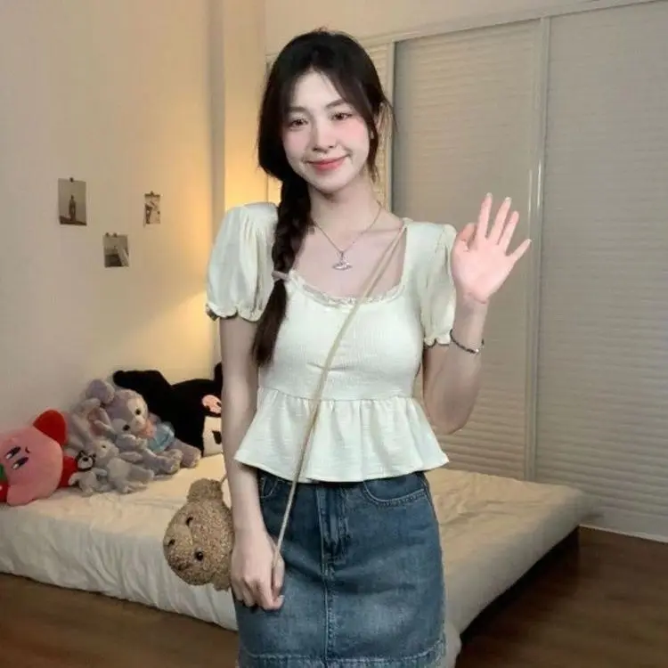 New Lace Square Collar Sweet Design Puff Short-sleeved Shirt Makes You Look Slim and Waist-hugging