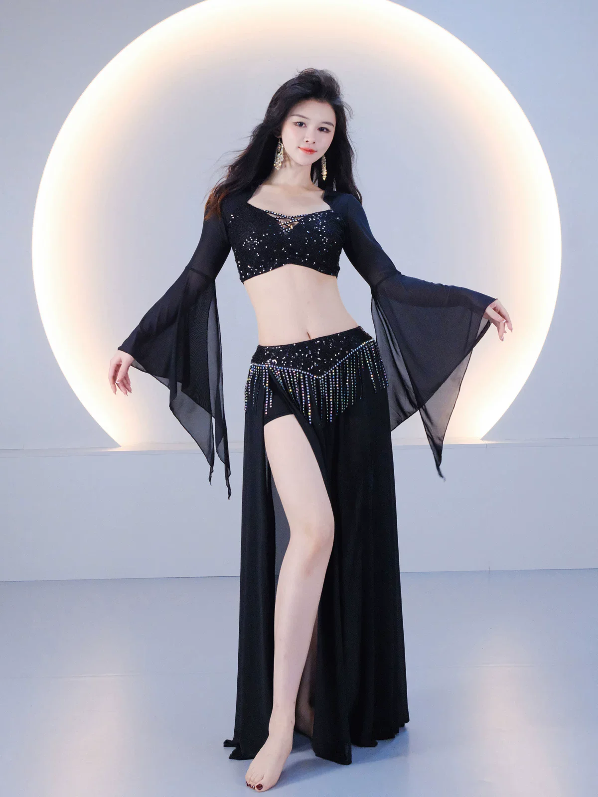 

Shiny Women Oriental Dance Costume Flare Sleeves Training Outfit Fringes Belt Long Skirt Girls Belly Dance Sequins Suit Shimmy