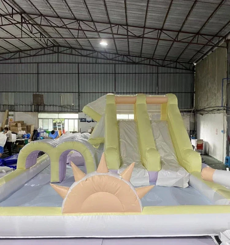 Commercial PVC Outdoor Play Water Game White Inflatable Obstacle Course Bounce House Inflatable Splash Pad