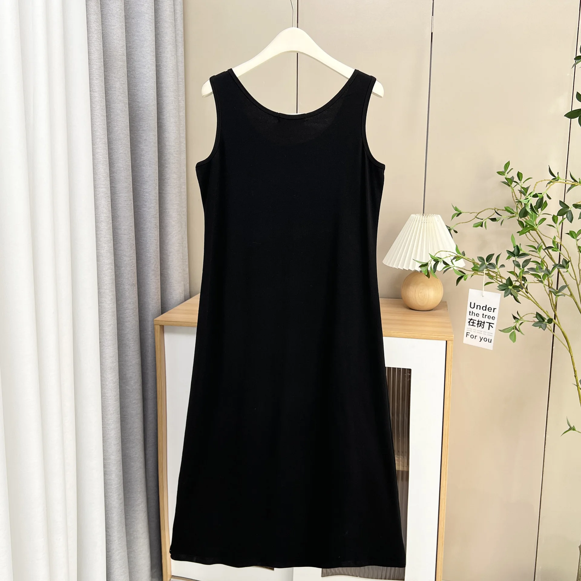 여름 새로운 플러스 사이즈 여성복 100KG 솔리드 컬러 롱 탱크 드레스 민소매 내부 Sundress 863