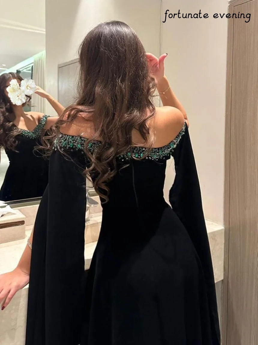 Fortunate Evening Elegant Vintage Sexy Black Crystal Beading Boat Neck Customize Formal Occasion Prom Dress Evening Party Gowns