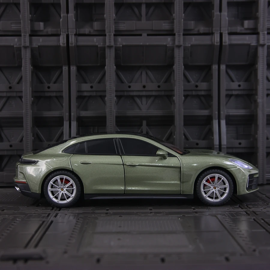 Simulación 1:24, colección de adornos de modelo de coche de aleación Porsche Panamera, puertas y capó del motor, el maletero se puede abrir