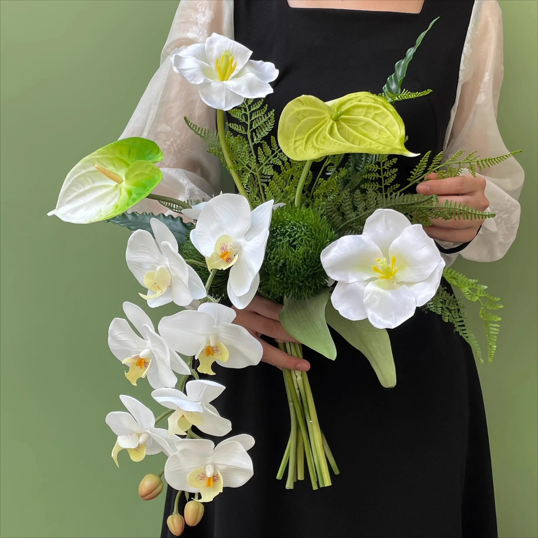 

Белый и зеленый имитация букета, цветочное искусство, шелковый цветок, белая керамика, цветочная композиция для гостиной, обеденный стол, домашний де