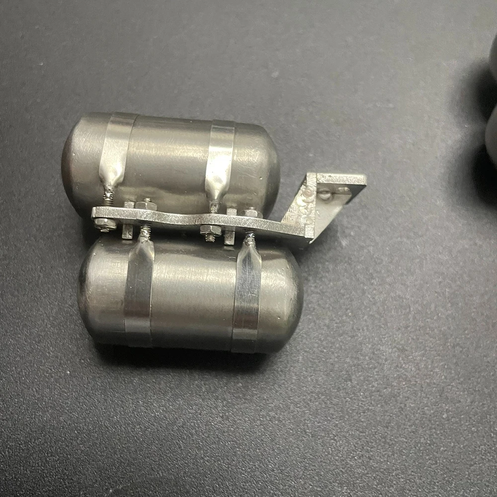 Decorazione del doppio serbatoio del gas in acciaio inossidabile per 1/14 Tamiya RC Truck SCANIA 770S VOLVO Mercedes-Benz ACTROS 3363 MAN Parti di automobili