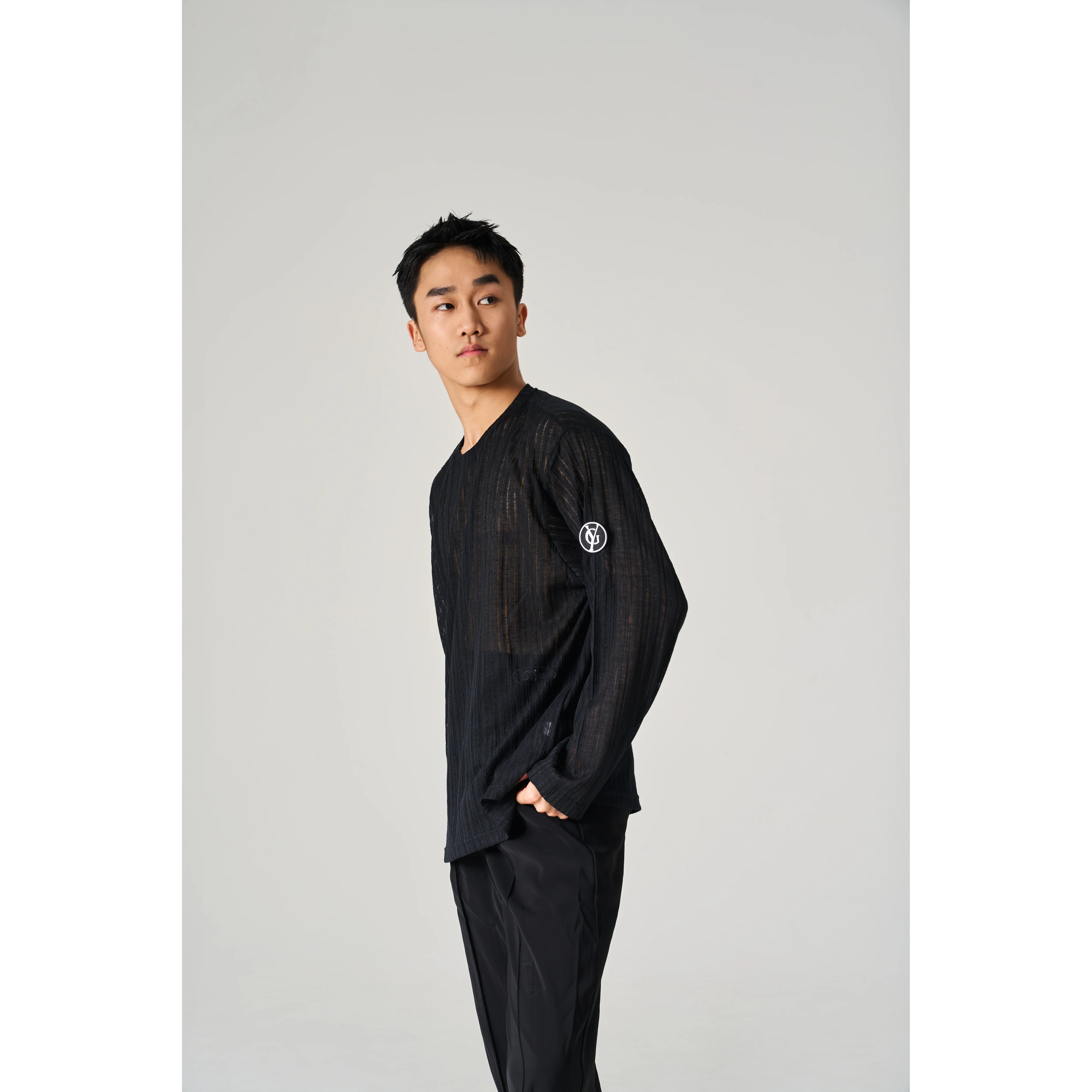 2025 nuevas camisetas de baile latino para hombres camisa negra holgada de manga larga con cuello redondo Samba Chacha ropa de baile latino para adultos DQS21376