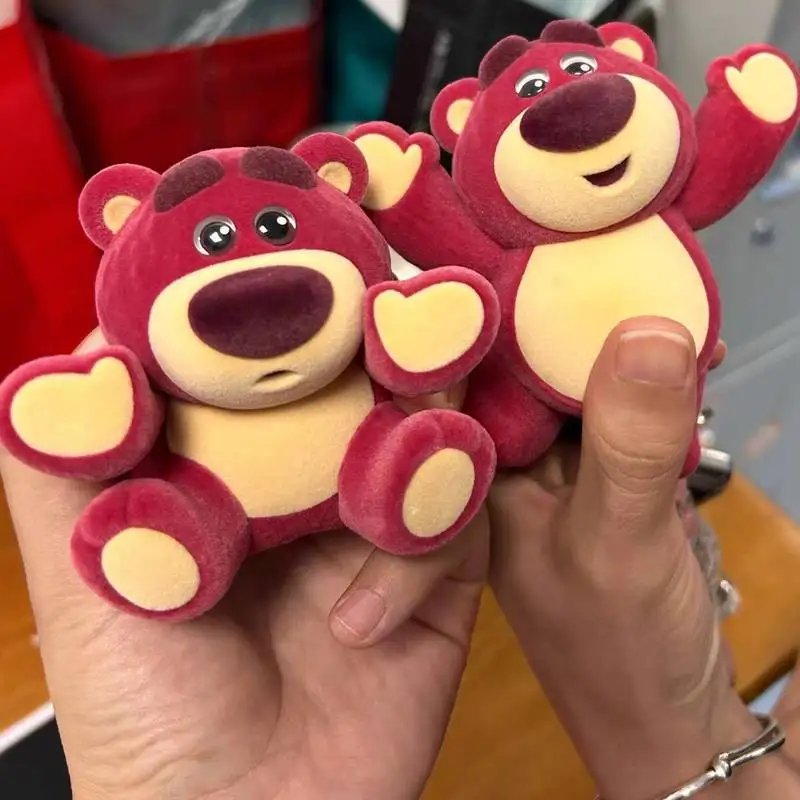 

Оригинальные 52 игрушки Disney Lotso Charming Boss Series, коллекция слепых коробок, модель, украшение для рабочего стола, подарки на день рождения для детей