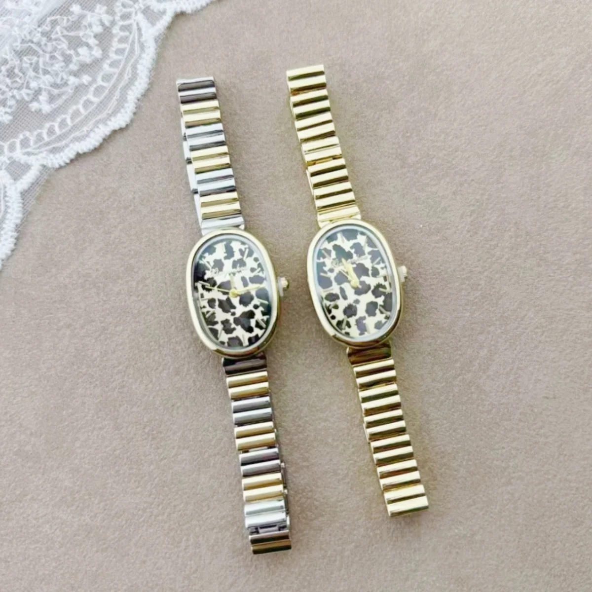ساعات نسائية أنيقة بمينا بيضاوي عتيق مع سوار ساعة من سبائك الزنك بطبعة الفهد للارتداء اليومي وإكسسوارات الأزياء وهدايا العيد