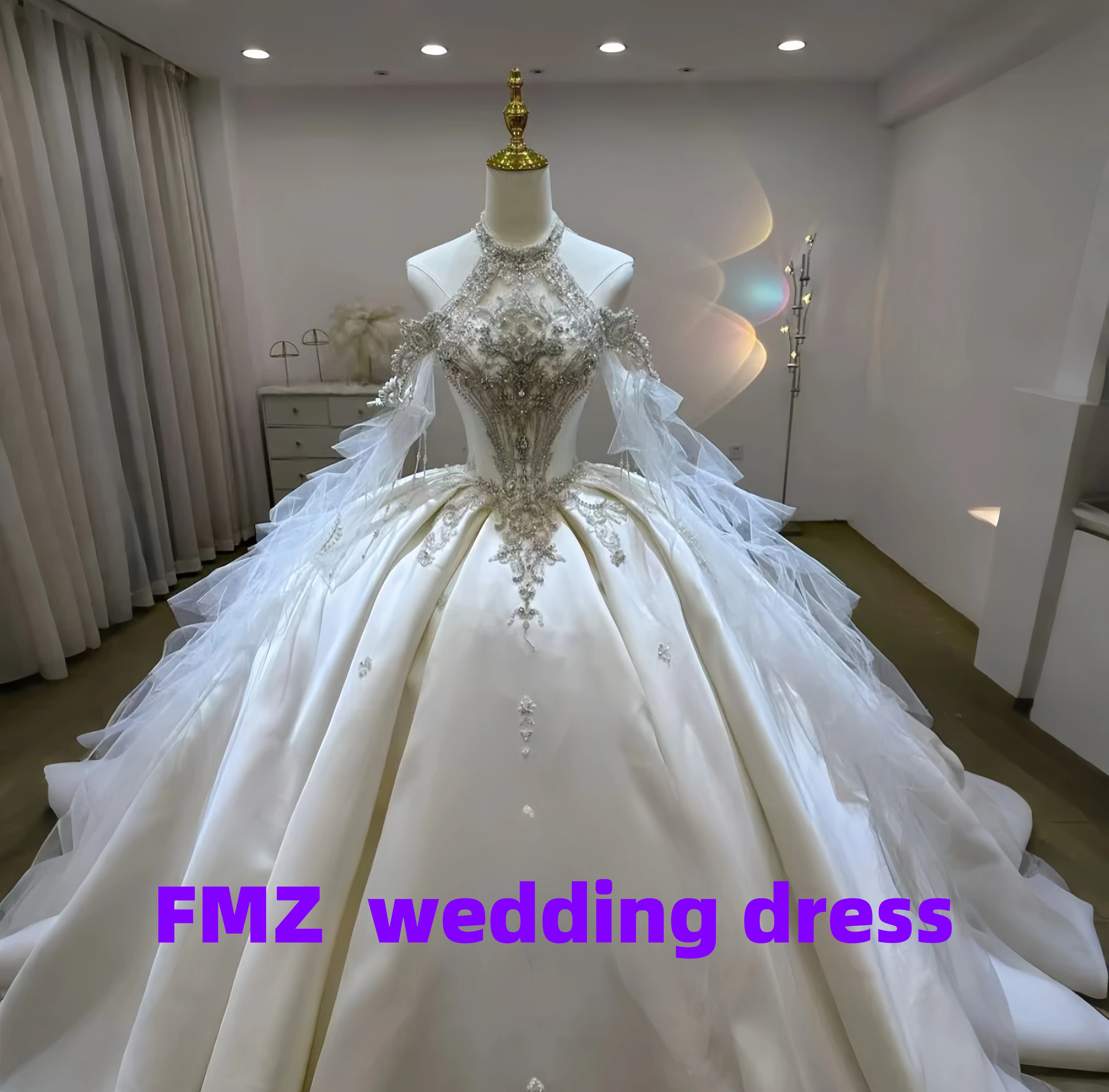 Abito da ballo senza maniche con collo alto personalizzato in rilievo di lusso amanda novias abiti da sposa abito da sposa amanda novias