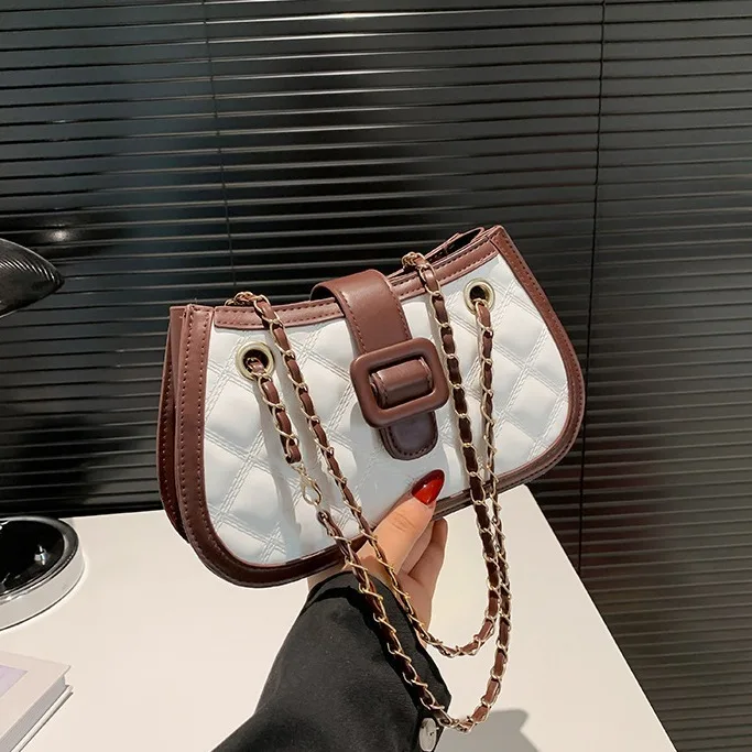 

Fashion - Forward New Style Minimalist Chain Adorned Small Square Shoulder Underarm Handbag with Color Blocking Design for Women