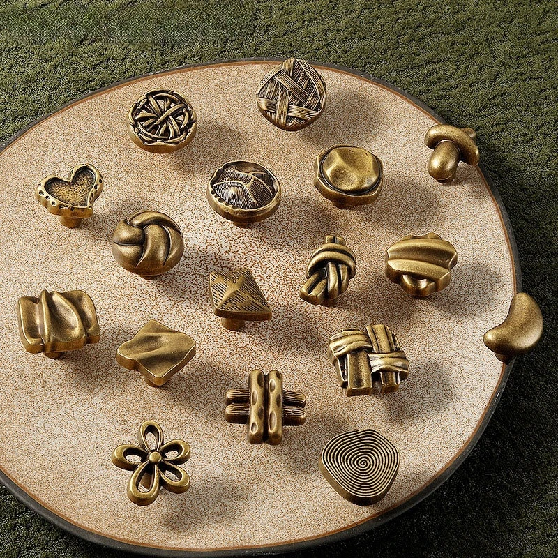 Antique Brass Drawer Knobs Creative Design Cabinet Knobs and Handles Bronze Single Hole Knobs for Furniture Shoe Cabinets Pulls
