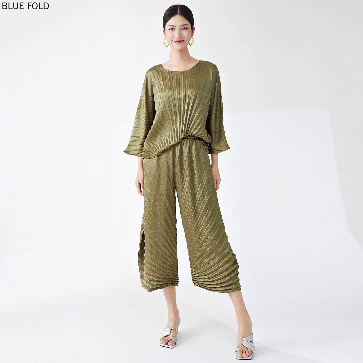 

Miyake Casual Suit Two-piece Women's Clothing High-end Solid Color Round Neck Loose T-shirt Top Irregular Casual Pants Sets