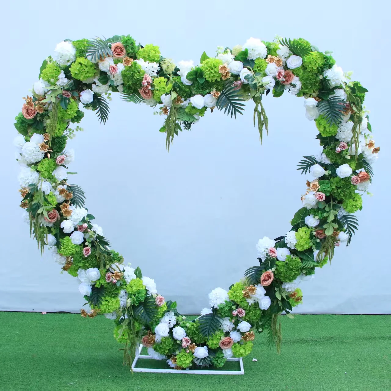 2,3x2,4m Herzförmiger Blumenbogen Roter Wegbogen Herzförmiger Rahmen Hintergrund für Heiratsantrag Brautpartydekoration – Detail 9