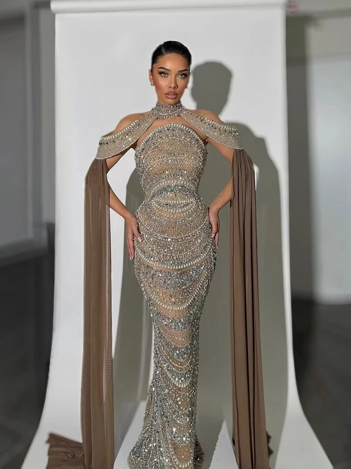 فستان سهرة Serene Hill LA73344 فساتين كوسوفو الفاخرة المطرزة مع كيب لحفلات الزفاف 2026 حسب الطلب #4