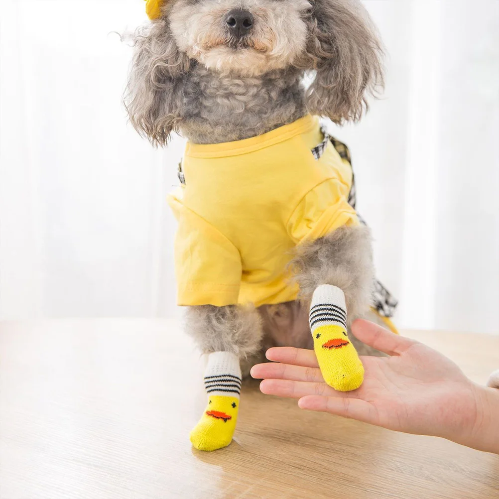 4 قطعة حامي القدمين الحيوانات الأليفة جميل الكلب الجوارب عدم الانزلاق تصميم الجوارب الدافئة المريحة للكلاب المتوسطة الصغيرة المضادة للخدش الاستخدام الداخلي