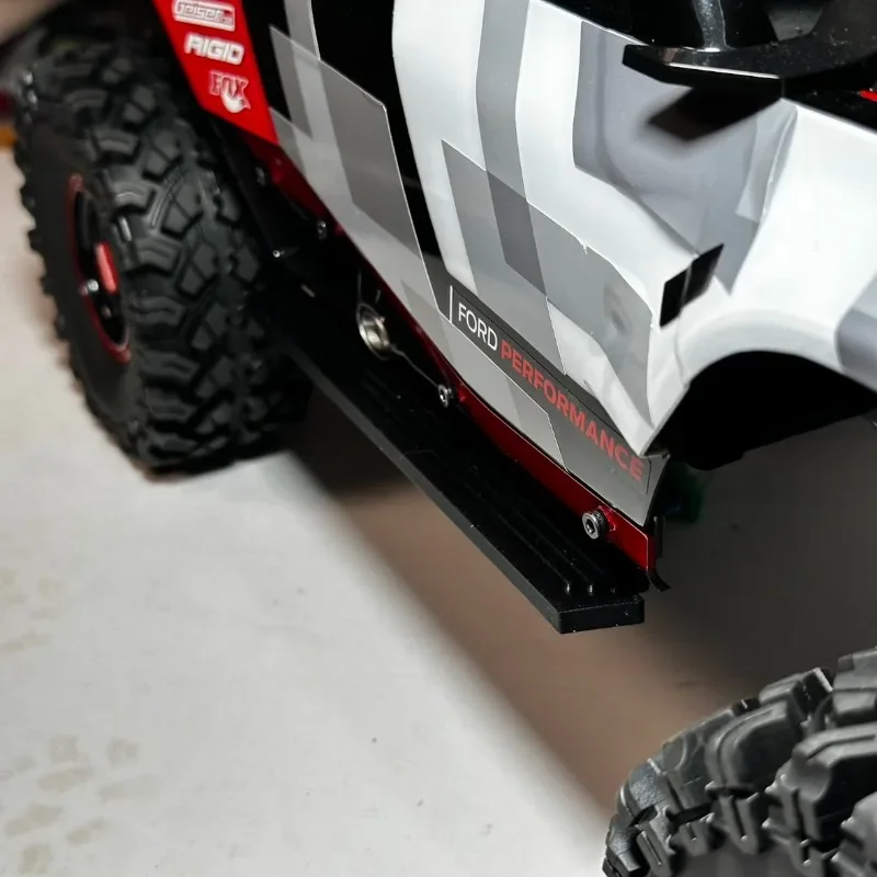 1 Pair 3D Printed Urban Side Steps for 1/8 MJX H8P RC Crawler Car, Scale Model Parts Exterior Decoration Upgrade Accessories
