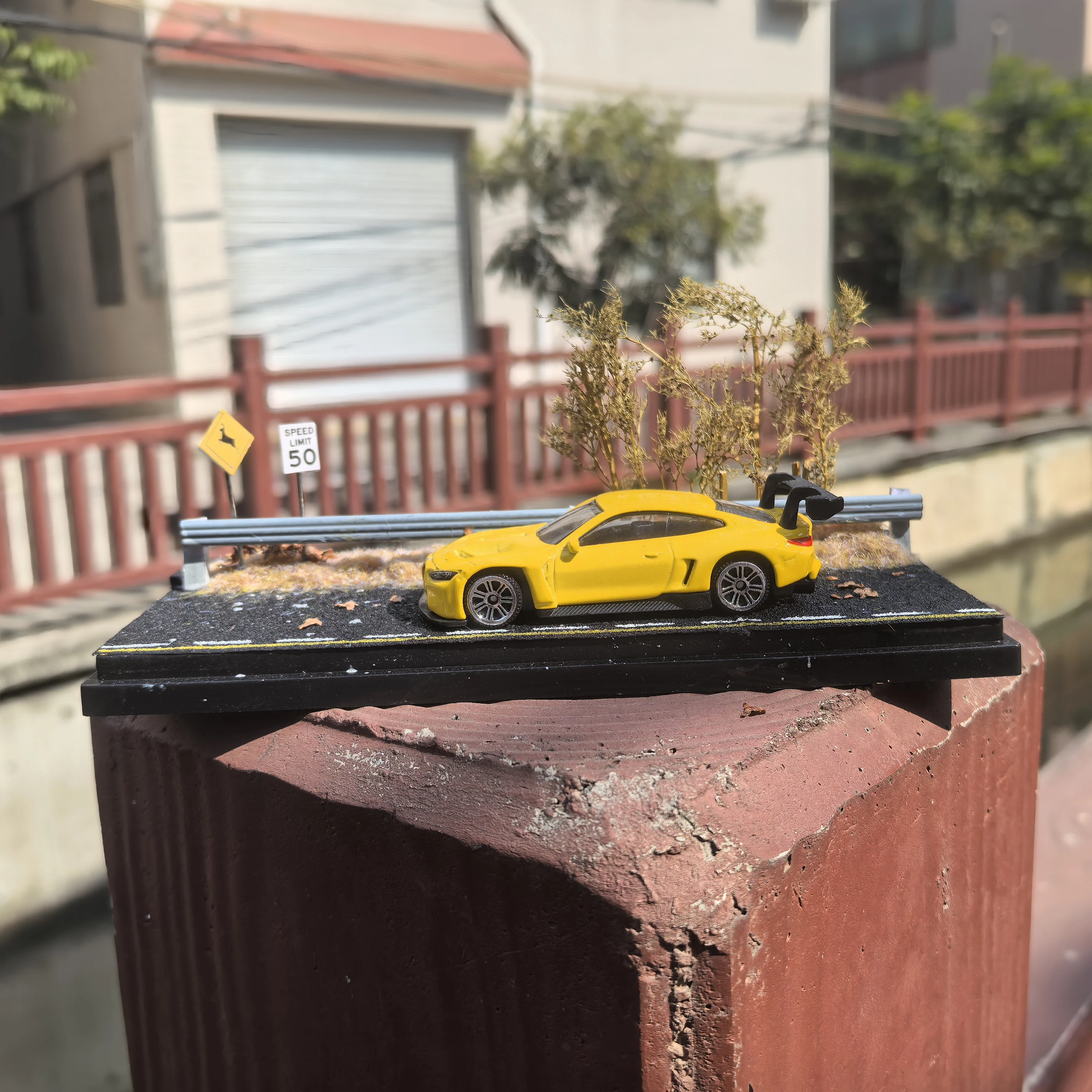 

1:64 Diorama Mini Car Parking Lot Scene Display Model for Small Scale 1/64 Hot Wheels Diecast Model Car Display Case