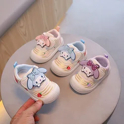 Sanrio dziecięce buty na co dzień śliczne Kuromi dziewczynek miękkie podeszwy antypoślizgowe buciki dziecięce buty outdoorowe buty dla 0-3 lat