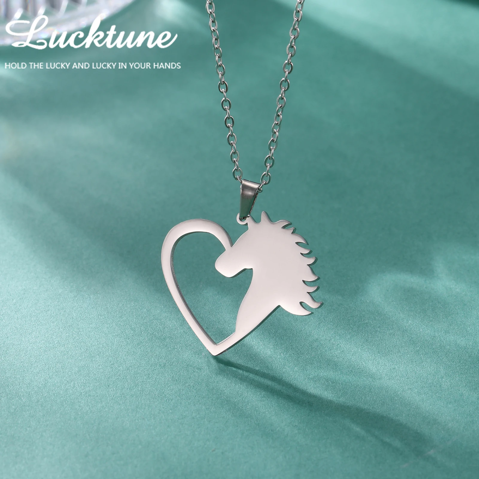 Lucktune สร้อยคอจี้หัวใจม้าสแตนเลสสร้อยคอรักสัตว์สำหรับผู้หญิงคู่ Choker เครื่องประดับของขวัญงานปาร์ตี้