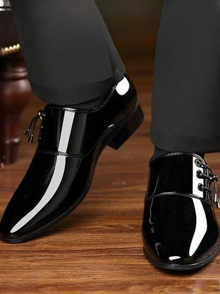 

Весенне-осенняя мужская официальная обувь на шнуровке, черная яркая деловая кожаная обувь с верхом, не повседневная мужская обувь для джентльменов по низкой цене, новая социальная мужская обувь
