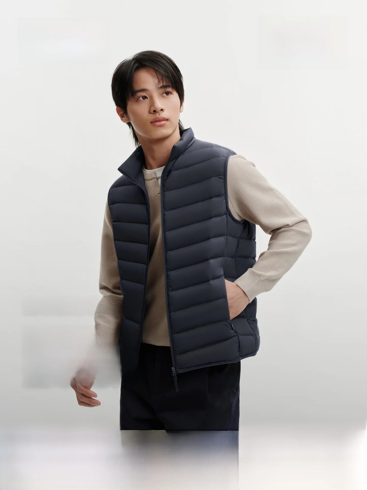 

Мужская короткая легкая теплая куртка Bosideng 2026 весна с 90% утиным пухом, воротником-стойкой, для активного отдыха, из полиэстера, на молнии