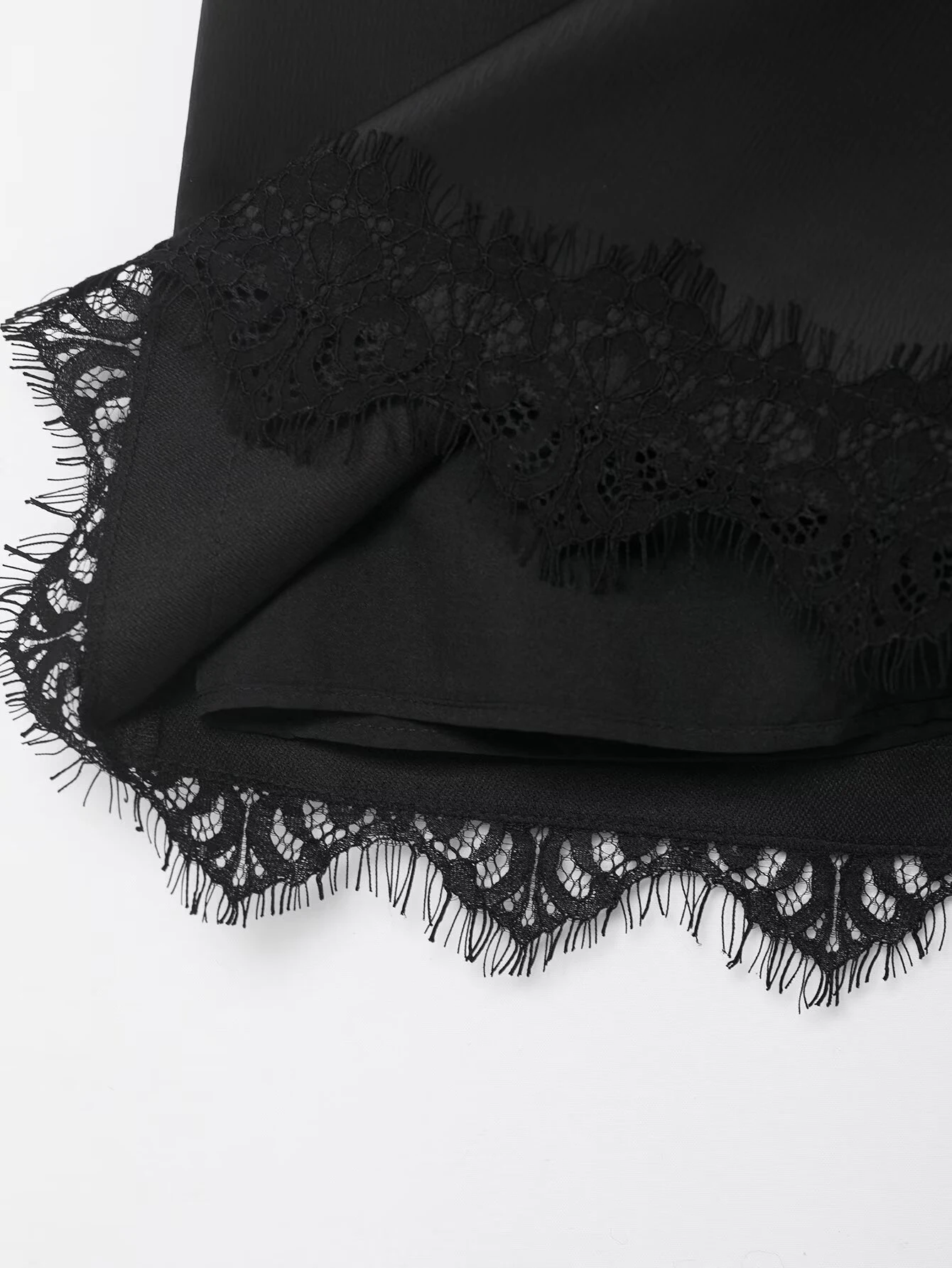 Stile europeo e americano 2025 inverno nuovo design a vita alta da donna con pantaloni gonna con orlo in pizzo strutturato