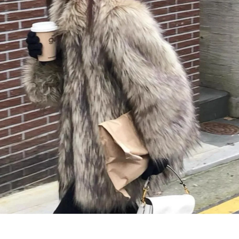 Winter Gradient Beige Long Hairy Shaggy Raccoon Faux Fur Coat Women Turn Down Full sleeve Furry Lapel Furry Coat Loose Outerwear