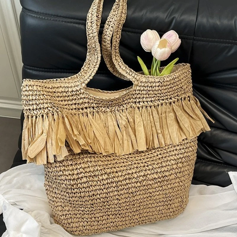 

Chic Straw Shoulder Bags Fashion Tassel Weave Totes for Women Shoulder Bag Large Capacity Handbags Hand-woven Holiday Beach Bag