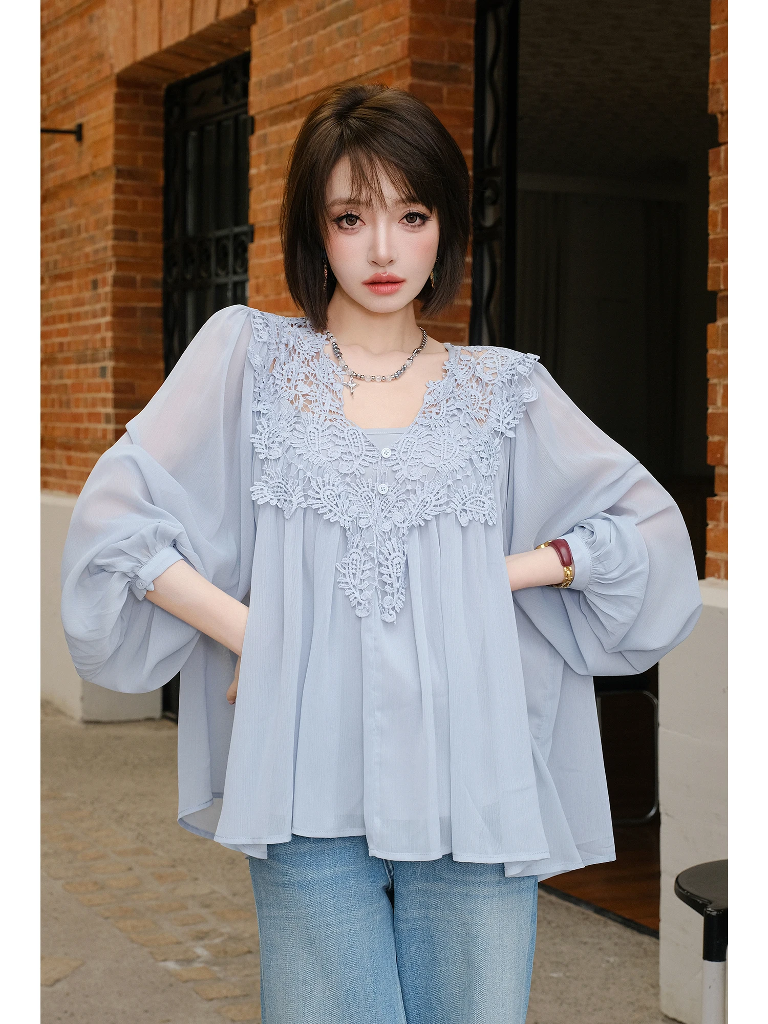 

MIUCO Lace Splicing V-Neck Lantern Sleeve Loose Shirt Women's Gentle Style Breathable Pure Color Heavy Work Lightweight Shirt