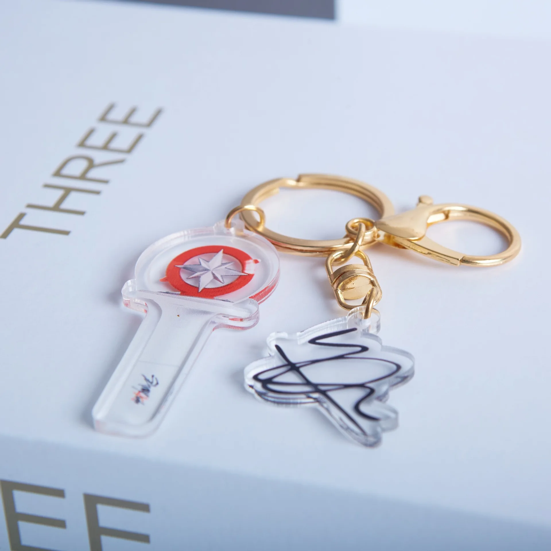 SKZOO ストレイキッズアクリルキーホルダー新しい第二世代サポートランプ漫画ペンダントスター周辺機器と同じスタイル