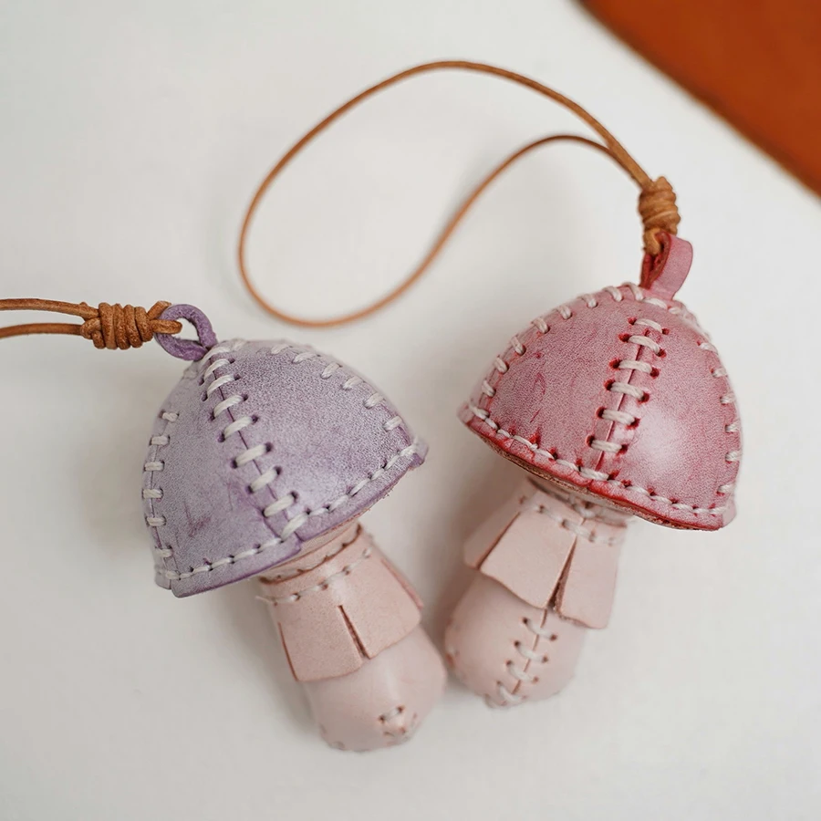 

Подвеска из натуральной кожи в форме гриба, креативное украшение ручной работы для сумок, изящный и милый персонализированный аксессуар для сумок