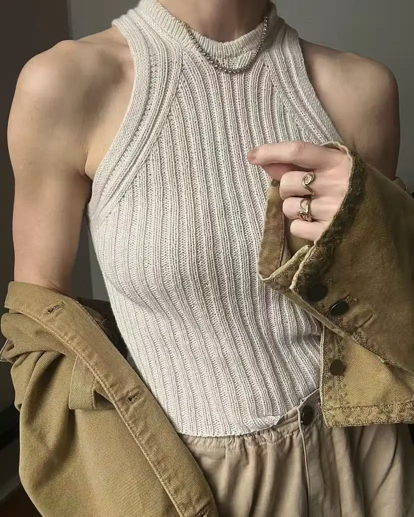 Summer new style spicy girl style hanging neck sleeveless camisole vest for women, fashionable and versatile for outdoor wear