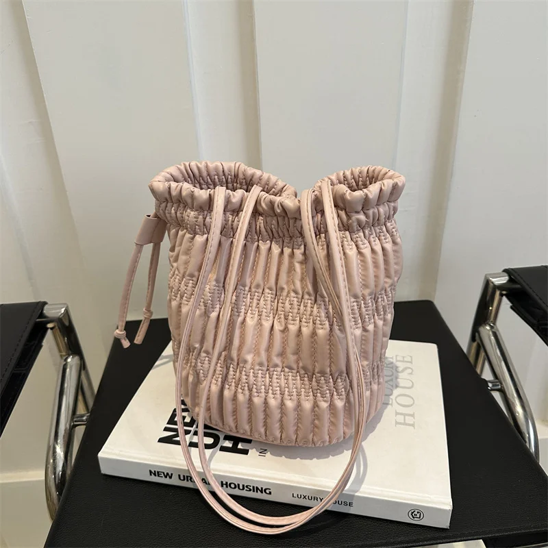 

Silver Pleated Drawstring Shoulder Bucket Bags Women Designer Travel Beach Bag Daily Commuting Bag Handbag Casual Messenger Bag